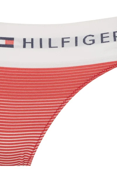 Dámské červené tanga Tommy Hilfiger - bezešvé pohodlí