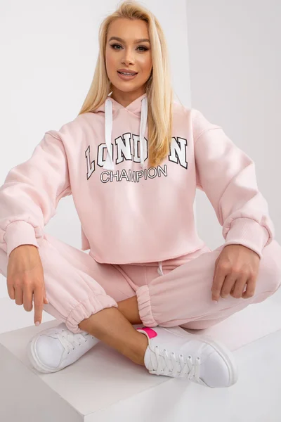 Růžová dámská tepláková souprava Fashionhunters