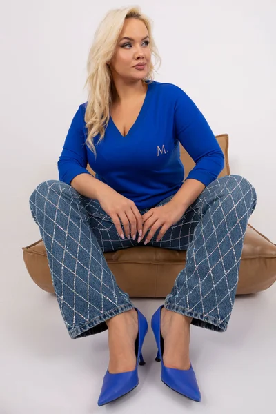 Kobaltová plus-size halenka s výstřihem Fashionhunters