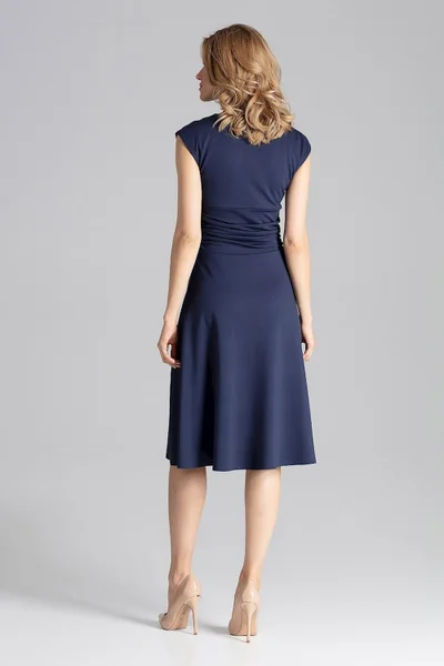 Modré skládané dámské šaty s projmutým pasem - Elegantní