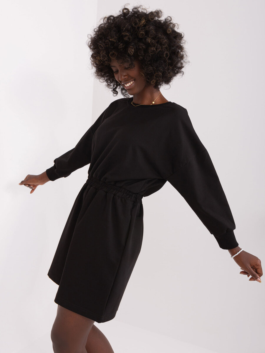Černé teplákové šaty s kapsami - Elegantní pohodlí pro každý den, S i523_2016103426058
