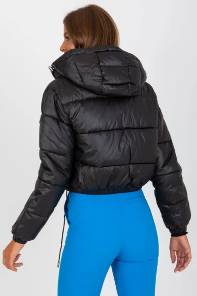 Krátká péřová bunda s odnímatelnou kapucí pro ženy