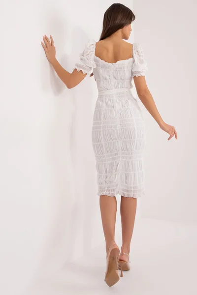 Koketní bílé dámské šaty od FPrice
