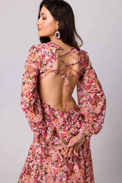 Květinové šifonové šaty s otevřenými zády od Makover