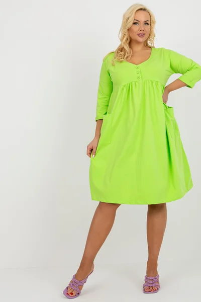 Dámské plus size limetkové šaty s knoflíky Fashionhunters