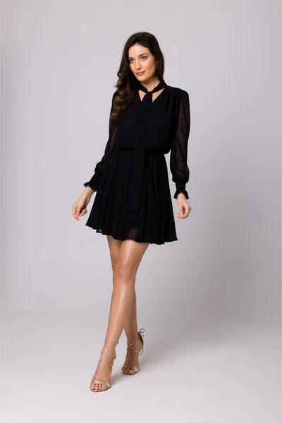 Černé šifonové šaty s rozevlátou sukni a vsadkami - Makover