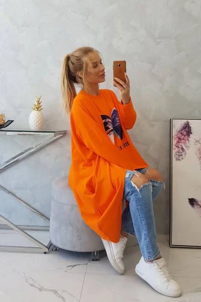 Oversize oranžová halenka s motýlím potiskem - K-Fashion