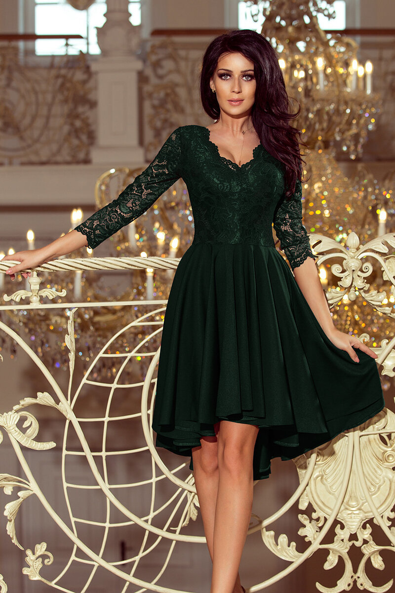 NICOLLE - Tmavě zelené dámské šaty s delším zadním dílem a krajkovým výstřihem 3 model 220, L i367_1210_L