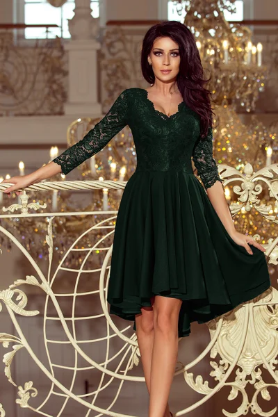 NICOLLE - Tmavě zelené dámské šaty s delším zadním dílem a krajkovým výstřihem 3 model 220
