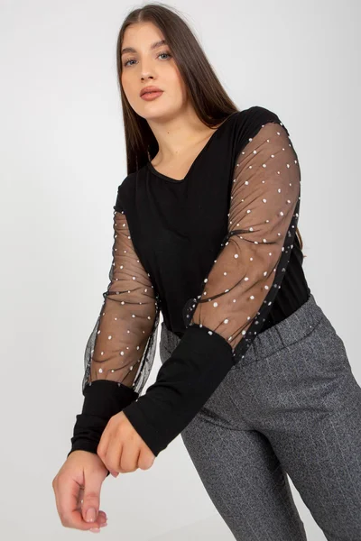 Dámská černá halenka plus size s ozdobnými rukávy Fashionhunters