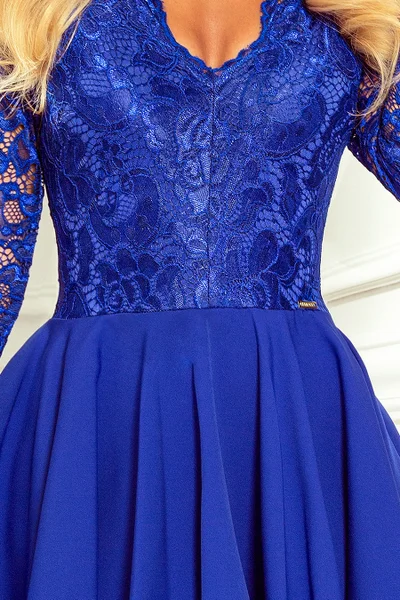 NICOLLE - Světle modré dámské šaty s delším zadním dílem a s krajkovým výstřihem AF43 Numo