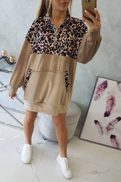 Dámské velurové šaty s leopardím vzorem - K-Fashion