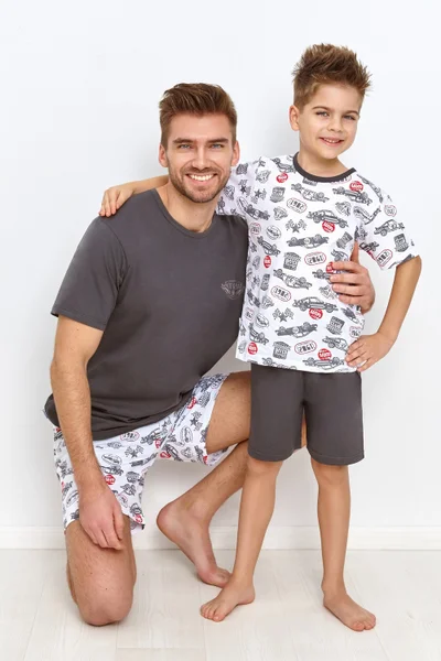 Krátkorukávové chlapecké pyžamo Taro s vzorem a jednobarevnými šortkami