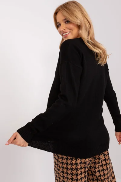 Černý oversize svetr s výstřihem do V - RUE PARIS