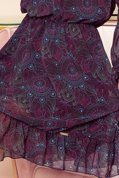 BAKARI - vzdušné šifonové dámské šaty s dekoltem a se vzorem růžovo-světle modrých mandal 