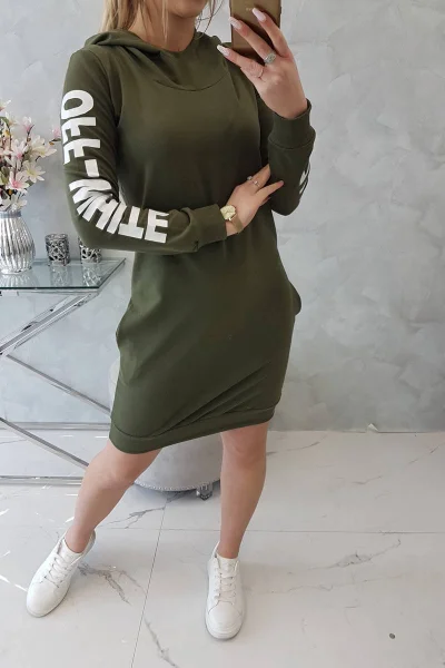 Dámské khaki šaty s kapucí a kapsami K-Fashion