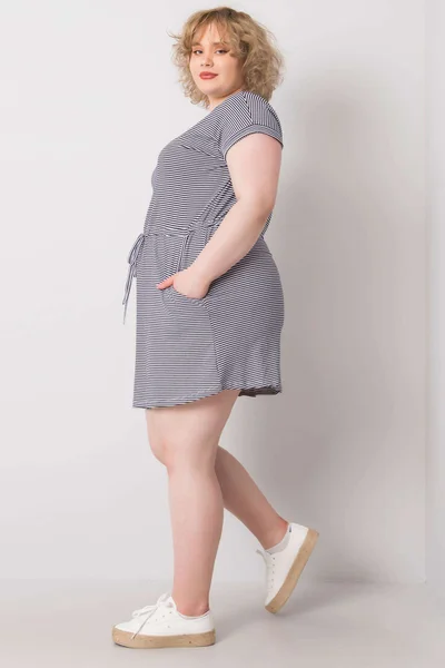 Dámské pruhované plus size mini šaty Fashionhunters