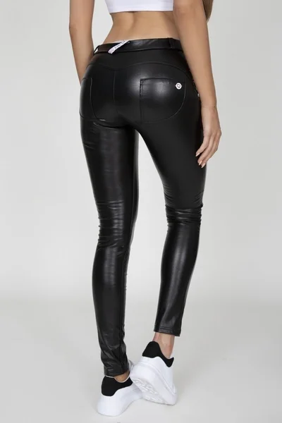 Dámské kalhoty Hugz Black Faux Leather Mid Waist - HUGZJEANS Gym Glamour