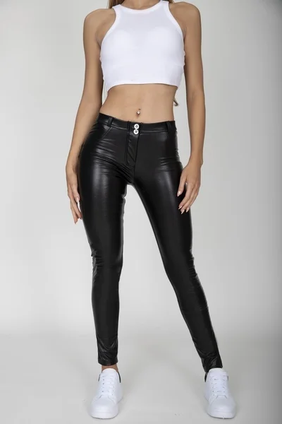 Dámské kalhoty Hugz Black Faux Leather Mid Waist - HUGZJEANS Gym Glamour