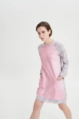 Růžová noční košile s dlouhým rukávem - Kostkovaný útulný model