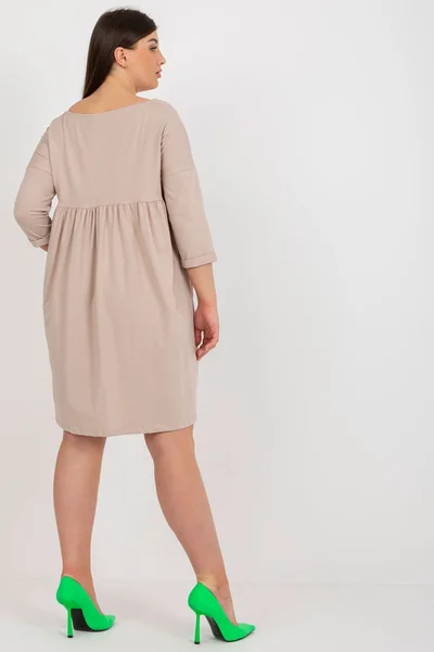 Dámské béžové plus size kapsové šaty Fashionhunters