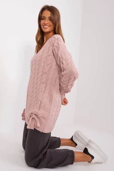 Dámský růžový oversized svetr s kabely Fashionhunters