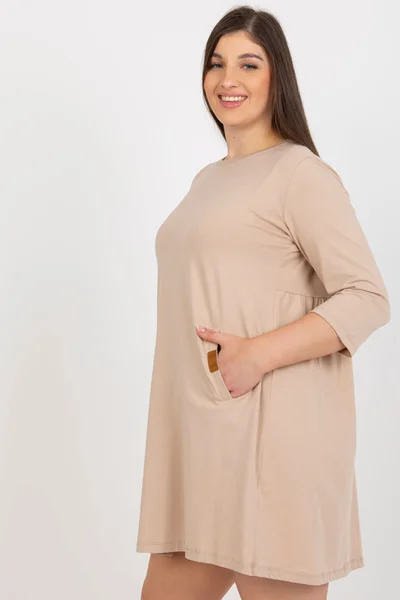 Dámské plus size béžové minišaty s rukávy Fashionhunters