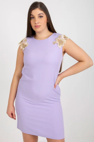 Dámské elegantní plus size fialové šaty s krajkou Fashionhunters