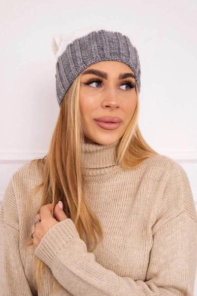 Fleecová dětská čepice s bambulí ecru+grey K-Fashion